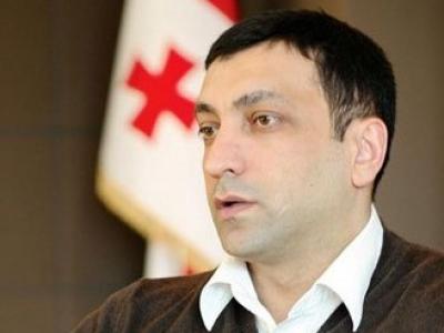 ლევან ბეჟაშვილი: ლარი ფაქტიურად ჩამოიშალა