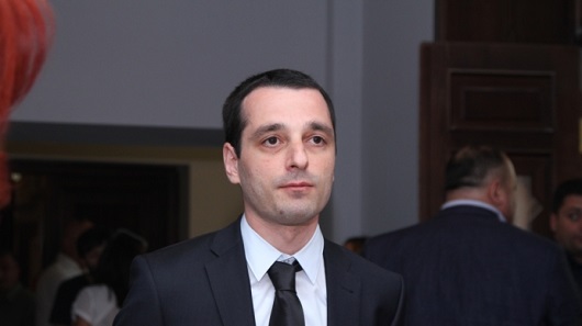 ირაკლი აბესაძე: დეპუტატ ანი მიროტაძის და მერიაში ადმინისტრაციის უფროსის მოადგილედ დაინიშნა