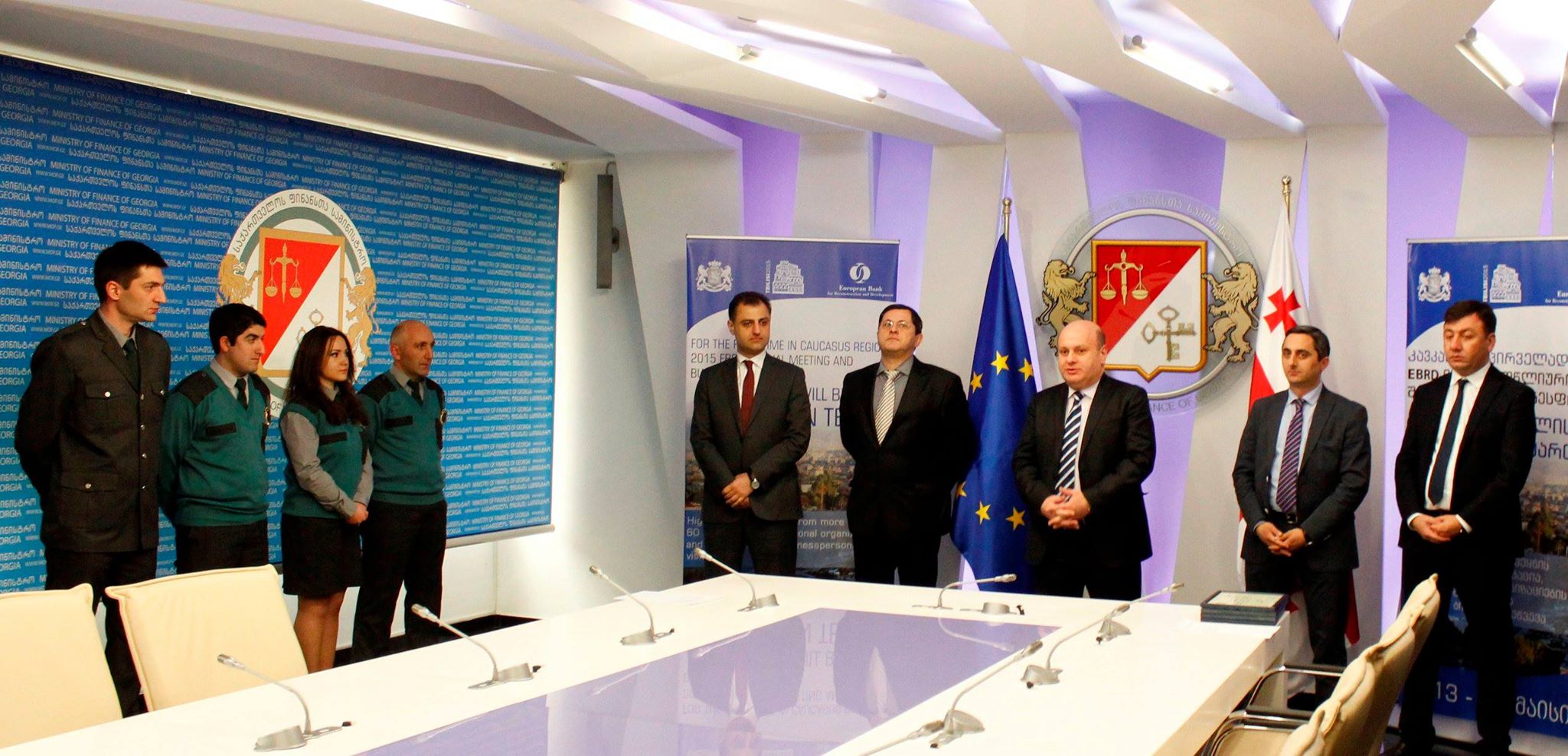საქართველოს ფინანსთა მინისტრმა წარმატებული მებაჟე ოფიცრები დააჯილდოვა