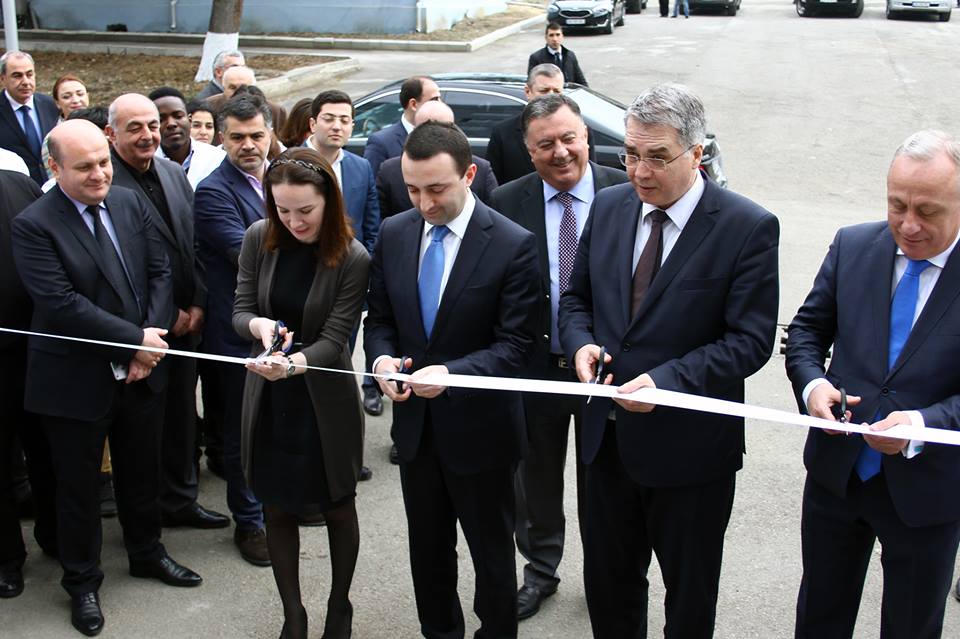  ნოდარ ხადური მთავრობის წევრებთან და დედაქალაქის მერთან ერთად თბილისის სამედიცინო უნივერსიტეტის საუნივერსიტეტო კლინიკის გახსნას დაესწრო 