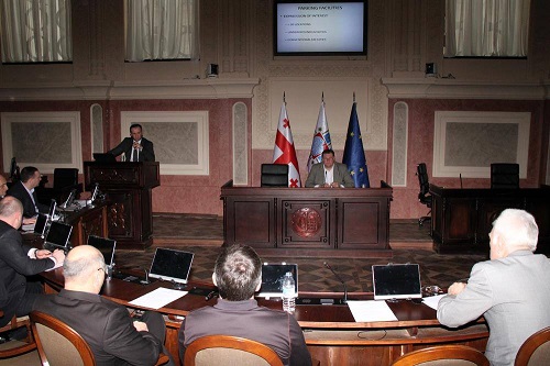  საკრებულოში ურბანული დაგეგმარებისა და საქალაქო მეურნეობის კომისიის სხდომაზე, მერიის ტრანსპორტის საქალაქო სამსახურის ანაგიში მოისმინეს