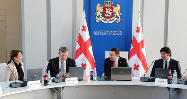  მთავრობის წევრებმა უკრაინაში დაღუპული გიორგი ჯანელიძის ოჯახს სამძიმარი გამოუცხადეს