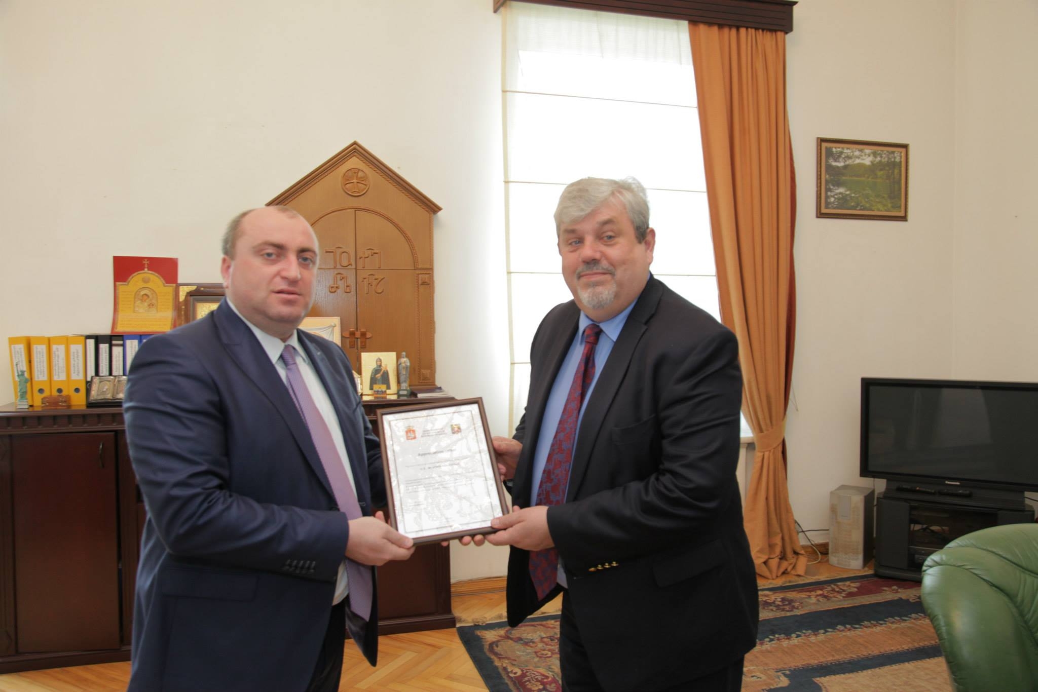 აჭარის ავტონომიური რესპუბლიკის მთავრობის თავმჯდომარე ლიტვის  საგანგებო და სრულუფლებიან ელჩს  შეხვდა