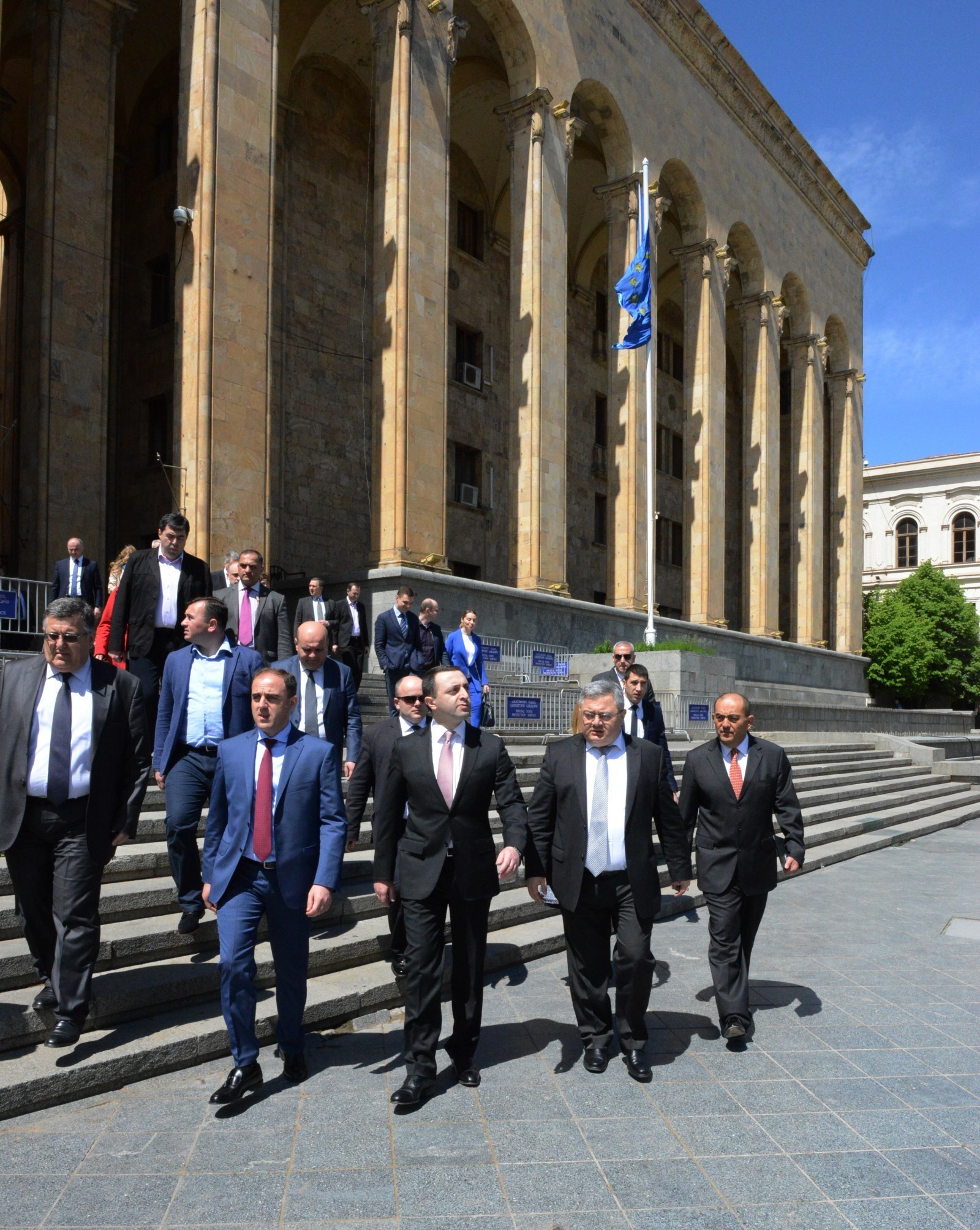 პარლამენტის თავმჯდომარემ და  პრემიერმა  EBRD-ის  ყოველწლიური შეხვედრისა და ბიზნესფორუმის მასპინძლობისთვის მიმდინარე სამუშაოები დაათვალიერეს
