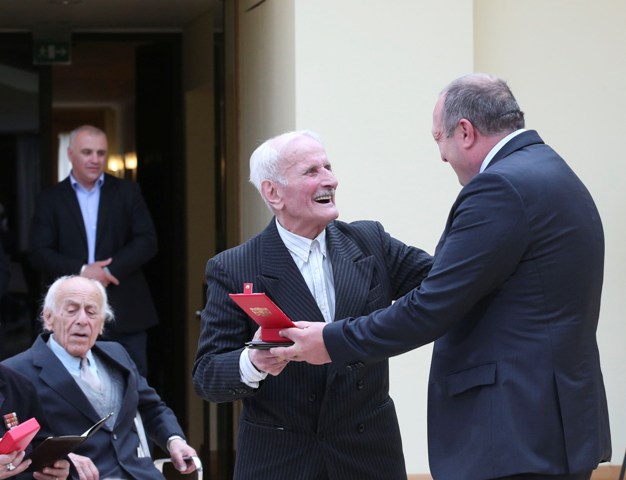 გიორგი მარგველაშვილმა მეორე მსოფლიო ომის ვეტერანებს სახელმწიფო ჯილდოები გადასცა