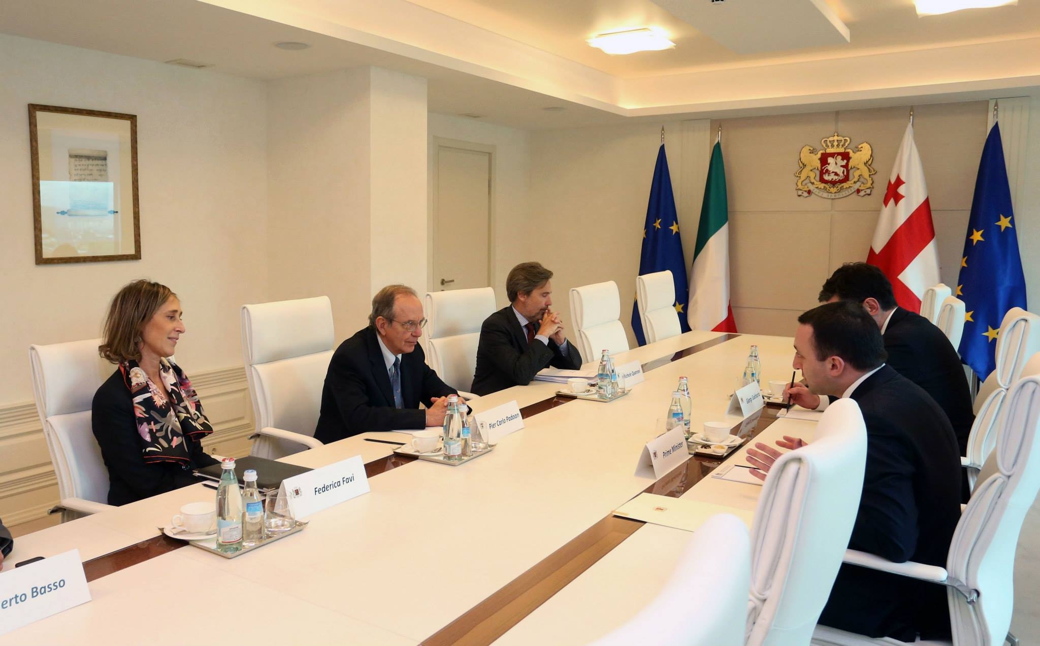 პრემიერმა იტალიის  ეკონომიკისა და ფინანსთა მინისტრებთან ერთად ორ ქვეყანას შორის  თანამშრომლობის გაღრმავების პერსპექტივები განიხილა