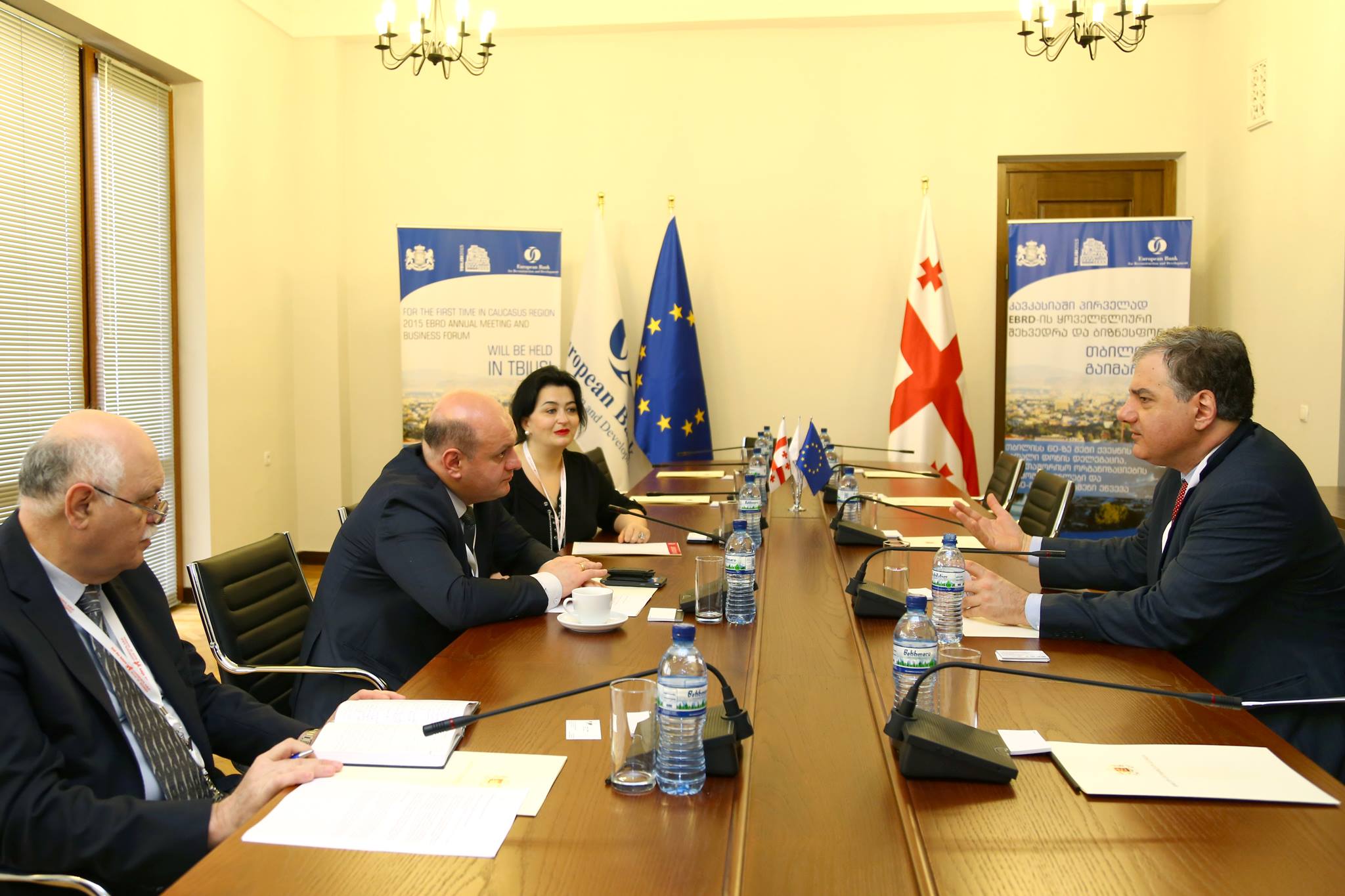 ფინანსთა მინისტრი EBRD-ის ფარგლებში შეხვედრებს განაგრძობს
