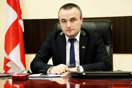 გზების დეპარტამენტის ხელმძღვანელმა თანამდებობიდან წასვლზე განცხადება დაწერა 