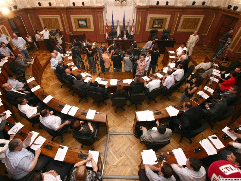 საკრებულომ მერის 5 მრჩეველის დანიშვნის საკითხი ჩააგდო