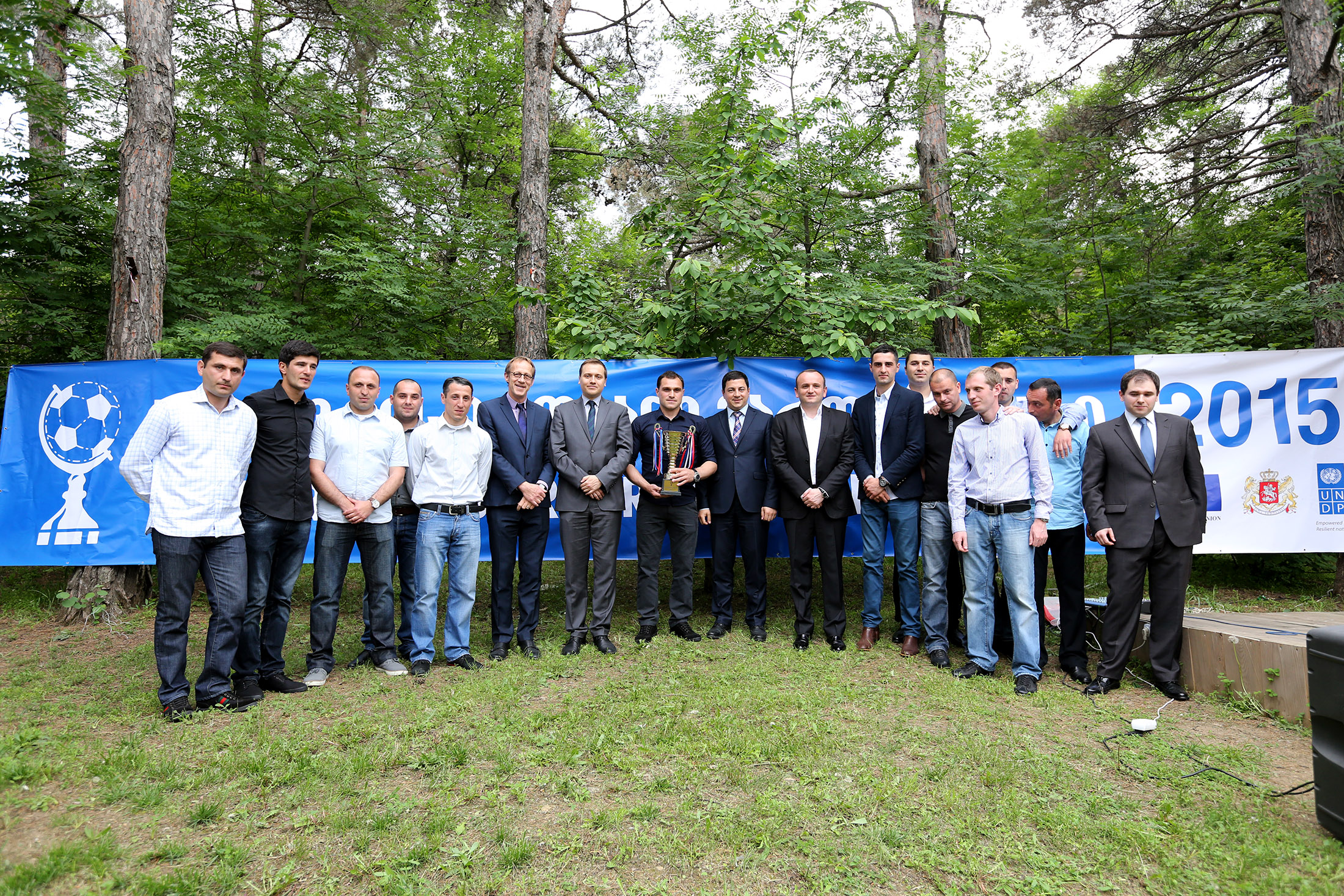 საპატრულო პოლიციის დეპარტამენტის გუნდს ევროკავშირის ელჩმა და საქართველოში გაერო-ს ხელმძღვანელმა „საზღვრის ერთიანი მართვის” თასი გადასცეს