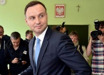 პოლონეთის საპრეზიდენტო არჩევნებში  ანჟეი დუდა იმარჯვებს