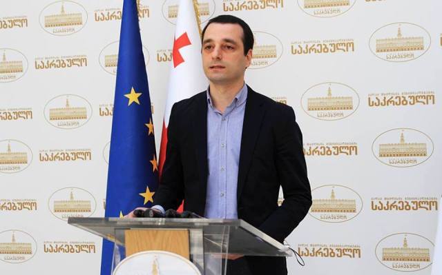 ირაკლი აბესაძემ საკრებულოში ბრიფინგი გამართა