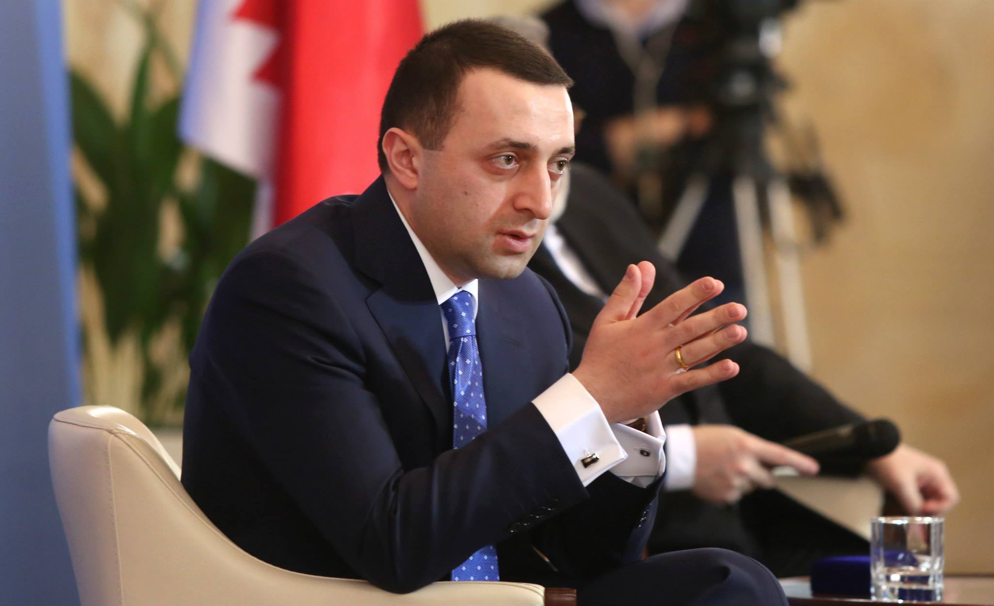 პრემიერს ახალგაზრდებმა ზუგდიდში სპორტის სასახლის აშენების თხოვნით მიმართეს 