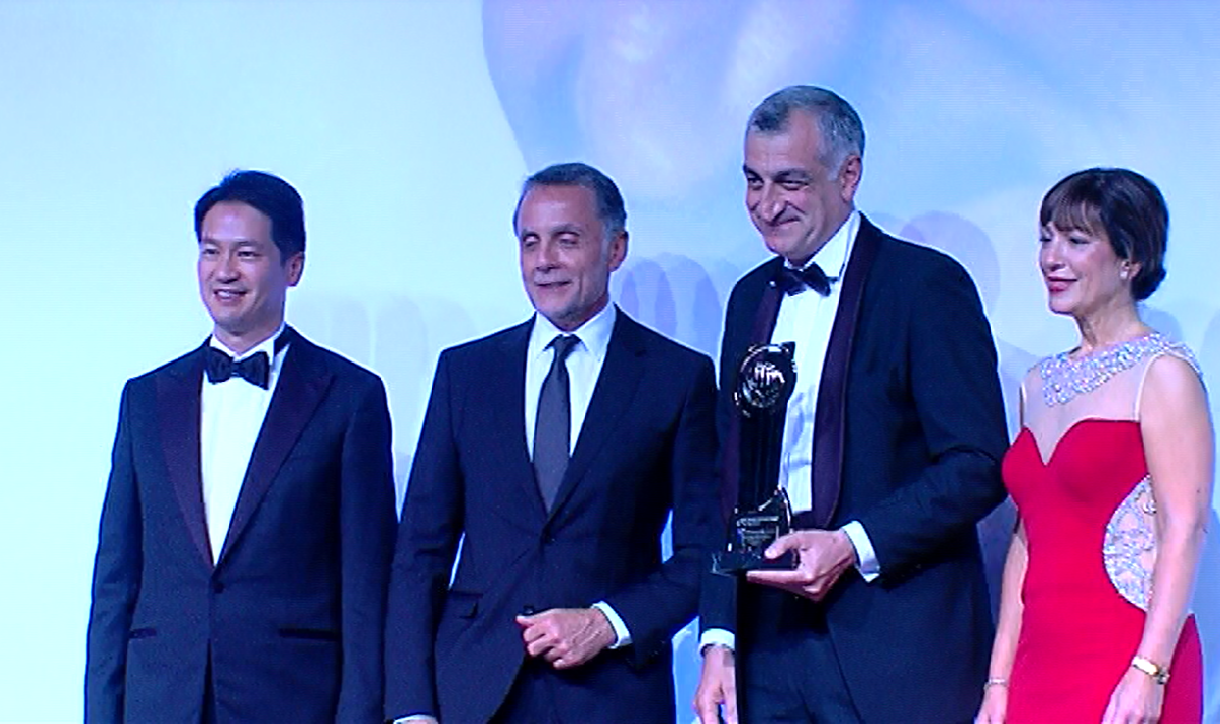EY მსოფლიო წლის მეწარმის (EY World Entrepreneur of The Year 2015) გრანდიოზულ დაჯილდოებაზე მამუკა ხაზარაძემ საქართველო წარადგინ