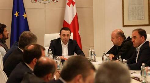 პრემიერმა თბილისის მერს იმ ტაქსის მძღოლის დასაქმება შესთავაზა, რომელიც მოხალისეებს უფასოდ ემსახურება