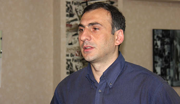 ელისაშვილი: თბილისის მერია მორღვეული ღობესავითაა უკვე, ვისაც არ ეზარება თავისთვის ჩალიჩობს რაღაცას