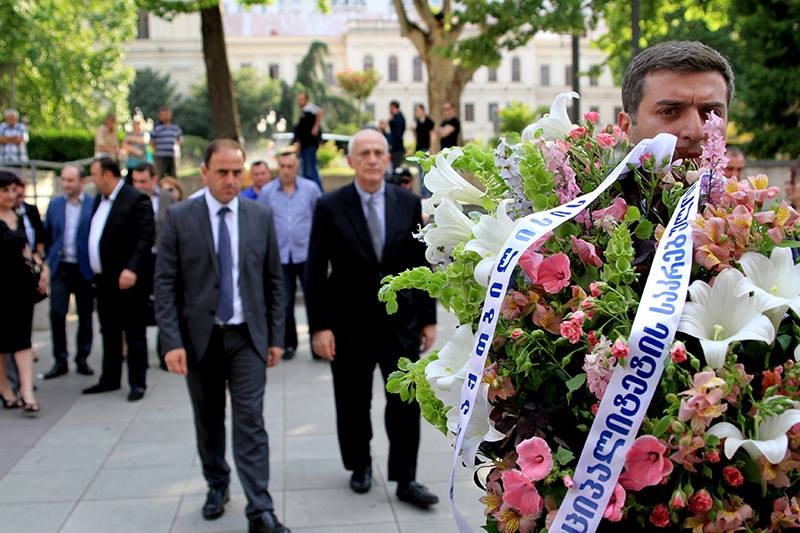 საკრებულოს წარმომადგენლები ეთერ კაკულიას გარდაცვალების გამო სამძიმარს გამოთქვამენ