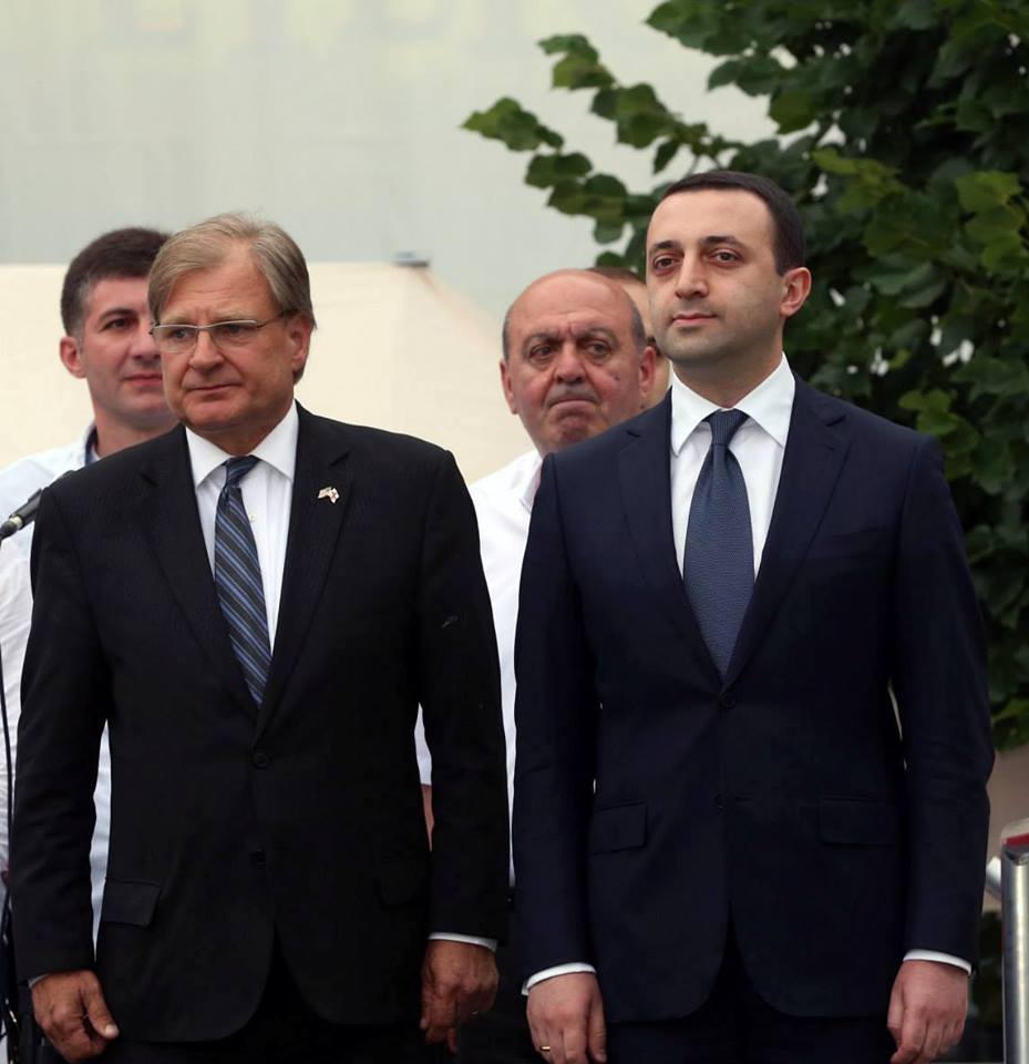 პრემიერი: ჩვენი ქვეყნის დემოკრატიზაციის გზაზე ამერიკის მხარდაჭერა ფასდაუდებელია