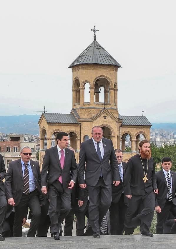 საქართველოს პრეზიდენტმა თურქმენ კოლეგასთან ერთად სამების ტაძარი მოინახულა