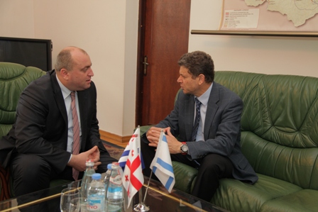 აჭარის მთავრობის თავმჯდომარე ისრაელის ელჩს შეხვდა