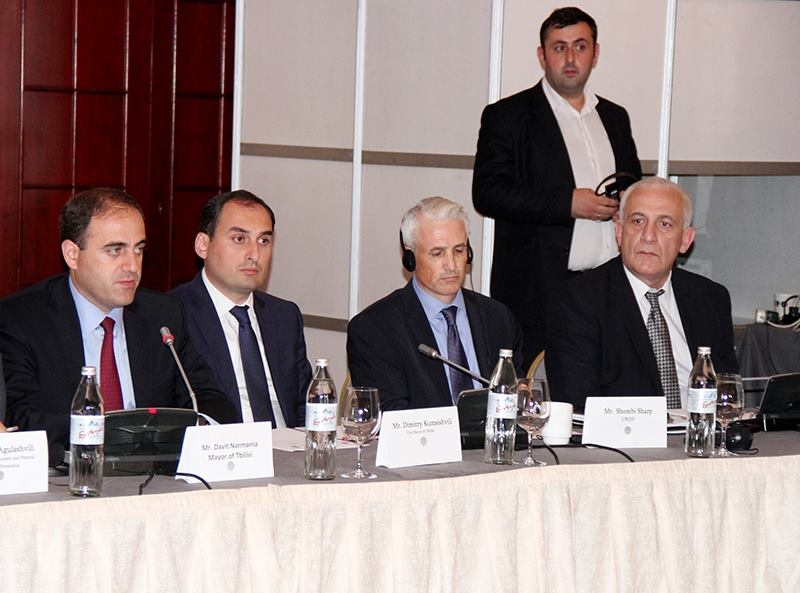 საკრებულოს თავმჯდომარე მსოფლიო ბანკისა და გაეროს განვითარების პროგრამის  ფონდის ექსპერტებთან შეხვედრას დაესწრო