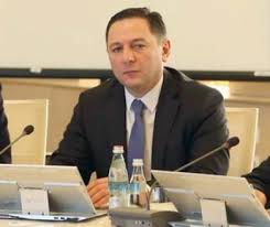 გომელაურს დღეს პარლამენტში ელოდებიან