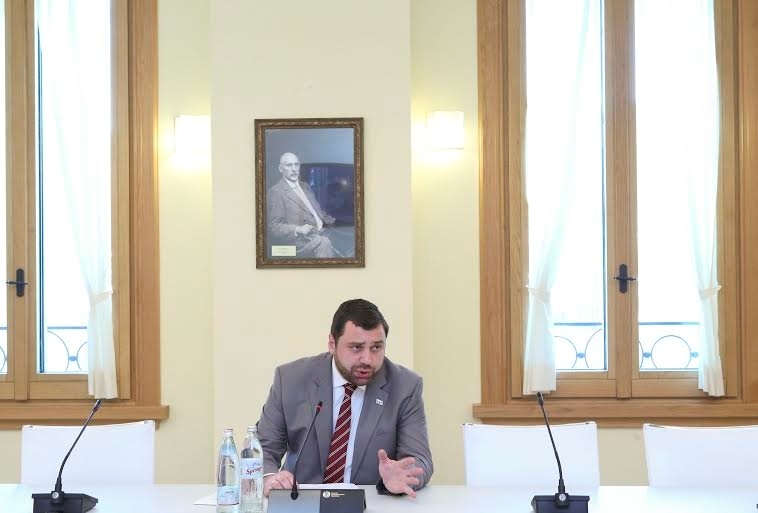 გიორგი აბაშიშვილმა სამოქალაქო სექტორის წარმომადგენლებს "ეროვნული ბანკის შესახებ" კანონში ცვლილებებთან დაკავშირებით მოტივირებული შენიშვნები  გააცნო