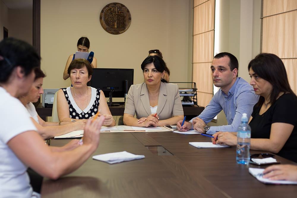 საკრებულოს დეპუტატები ,,ნაციონალური მოძრაობიდან“  შშმ ბავშვების მშობლებს შეხვდდნენ