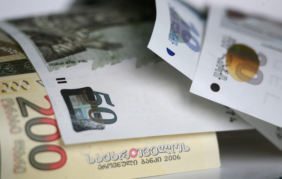 რეფინანსირების განაკვეთზე მიბმული სესხი 8208 ადამიანს გაუძვირდება