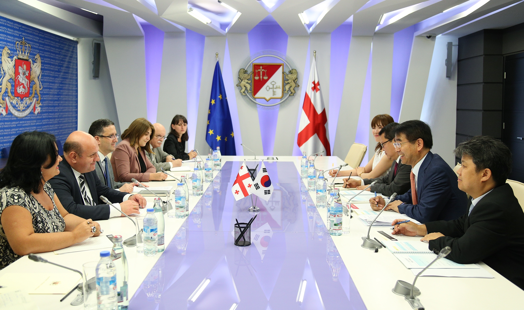ნოდარ ხადური კორეის რესპუბლიკის ფინანსთა და სტრატეგიის მინისტრის მოადგილეს შეხვდა