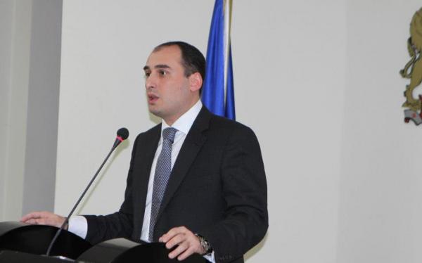 დიმიტრი ქუმსიშვილი უახლოეს ხანებში ლარის გამყარებას ვარაუდობს