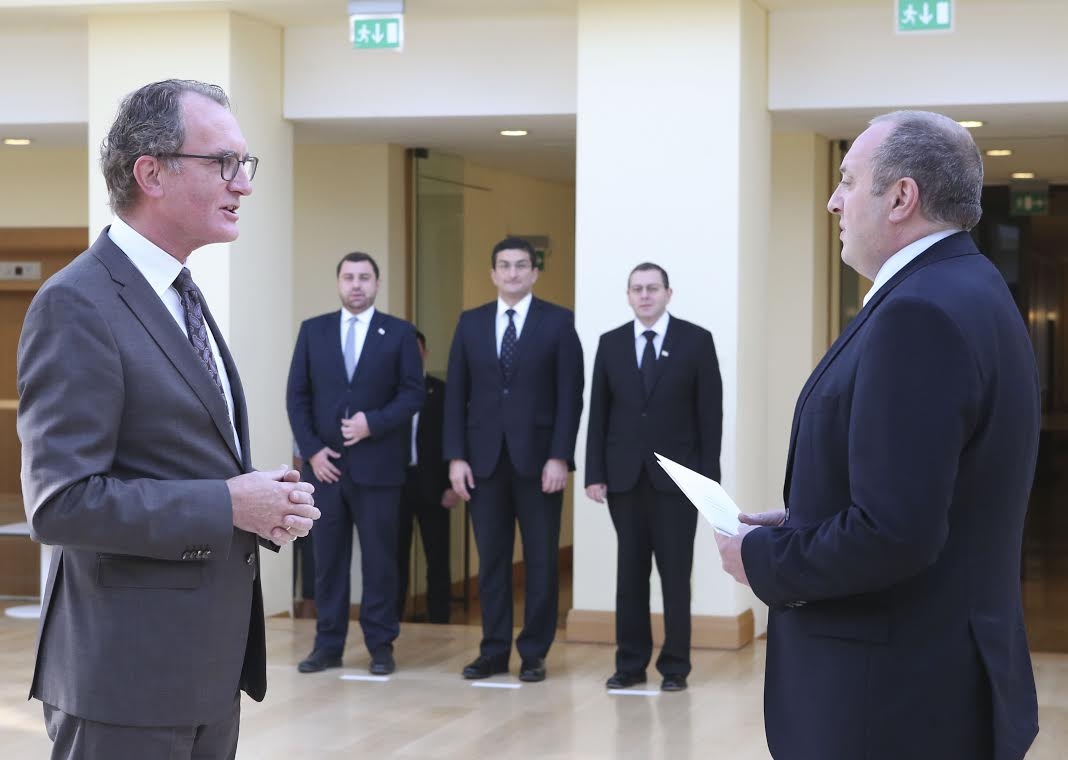 გიორგი მარგველაშვილს ნიდერლანდების სამეფოს ახლადდანიშნულმა ელჩმა რწმუნებათა სიგელები გადასცა