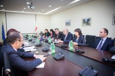 ნოდარ ჯავახიშვილი აზიის განვითარების ბანკის ხელმძღვანელ პირებს შეხვდა 