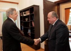 იან კელი აჭარის მთავრობის თავმჯდომარეს შეხვდა