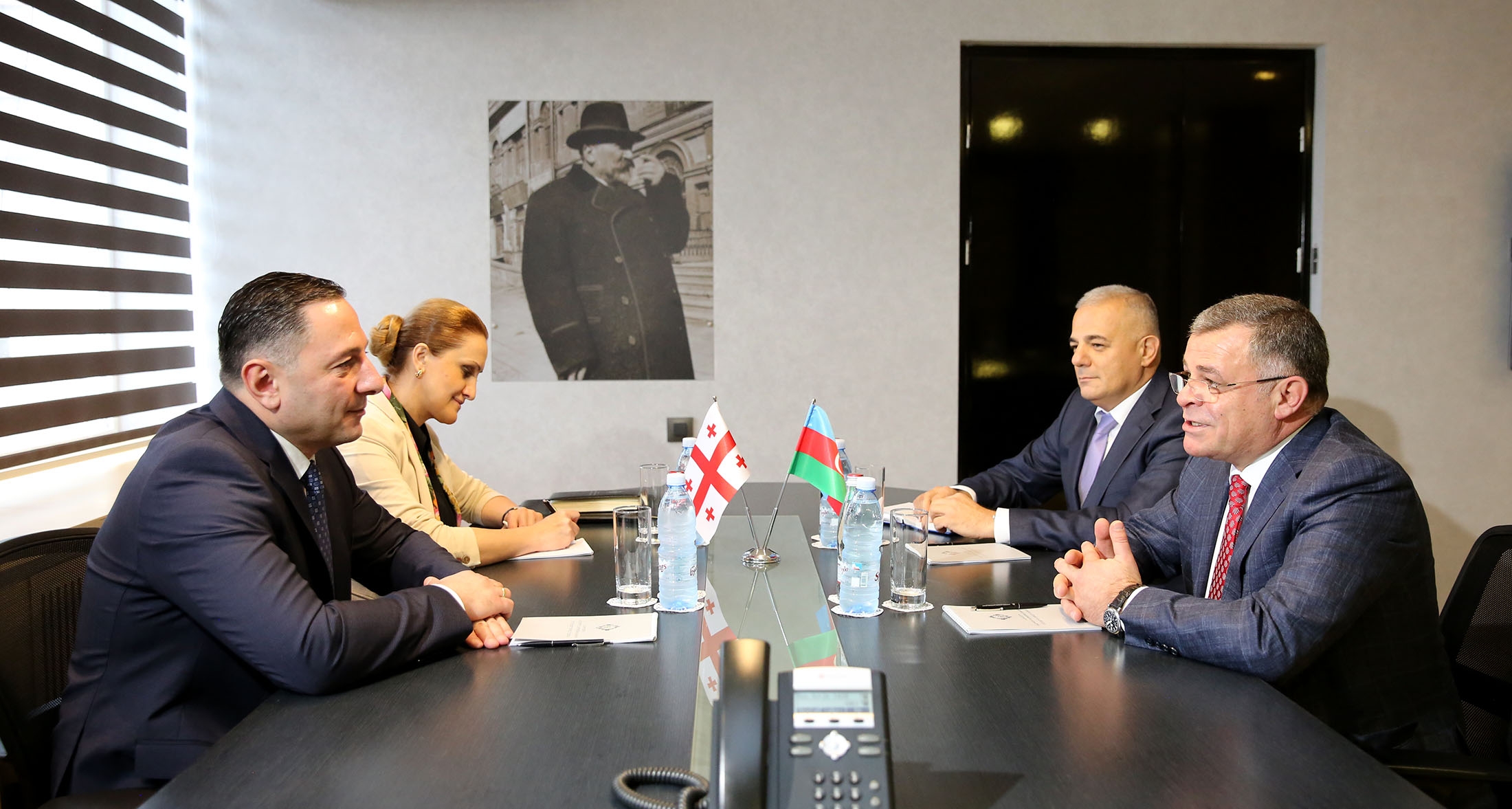 ვახტანგ გომელაურმა და აზერბაიჯანის ელჩმა საქართველო-აზერბაიჯანის სტრატეგიული თანამშრომლობის მნიშვნელობაზე ისაუბრეს 