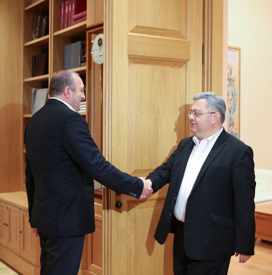 პრეზიდენტი პარლამენტის თავმჯდომარეს შეხვდა