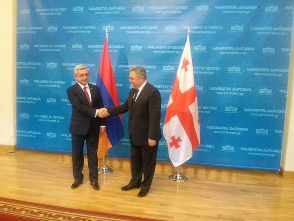 საქართველოს პარლამენტის თავმჯდომარე სომხეთის პრეზიდენტს ხვდება 
