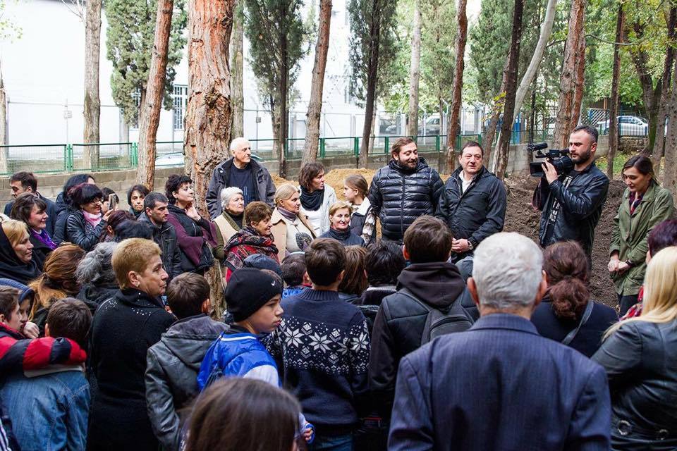 ვლადიმერ ძნელაძე გაწეული საქმიანობის შესახებ ანგარიშით მოსახლეობის წინაშე წარსდგა