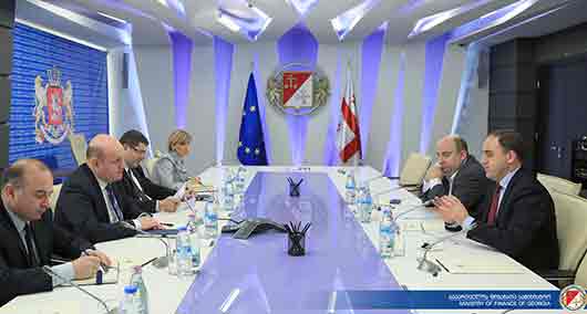 ფინანსთა მინისტრი ნოდარ ხადური დედაქალაქის მერს დავით ნარმანიას შეხვდა