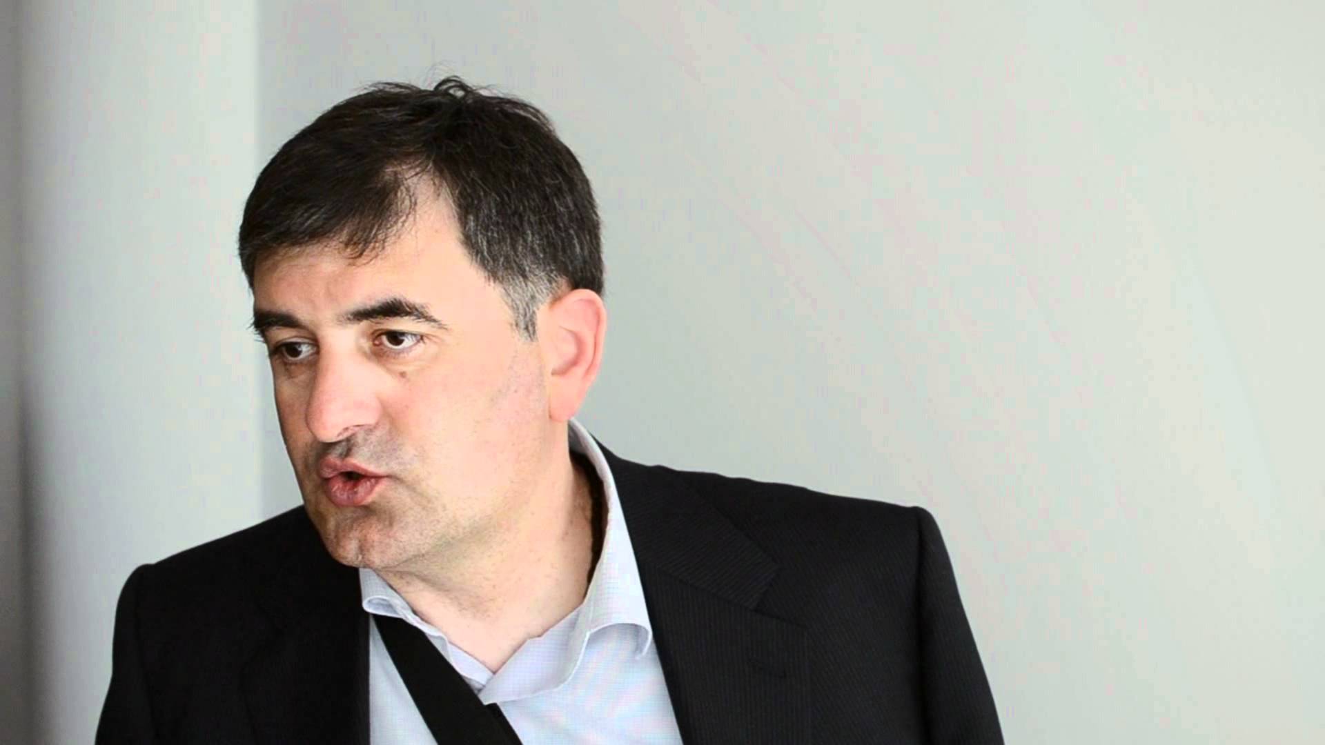 სოზარ სუბარი: შემწეობა ღარიბ დევნილებს უნდა მიეცეთ და არა მილიონერებს