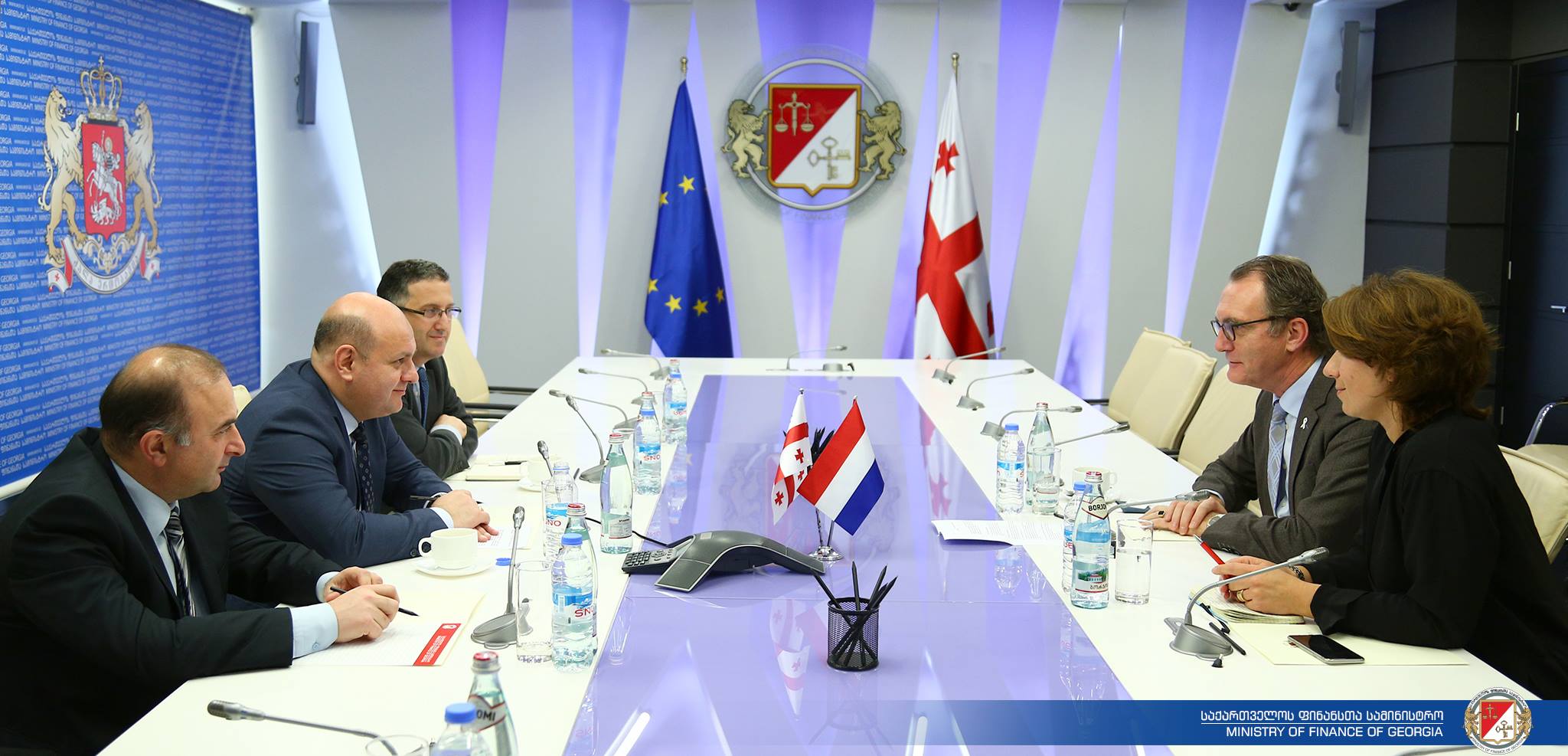 ფინანსთა მინისტრი ნოდარ ხადური საბაჟო საკითხებში აშშ-ს ხაზინის სამსახურის მრჩეველს, კრეგ ოლსონს შეხვდა