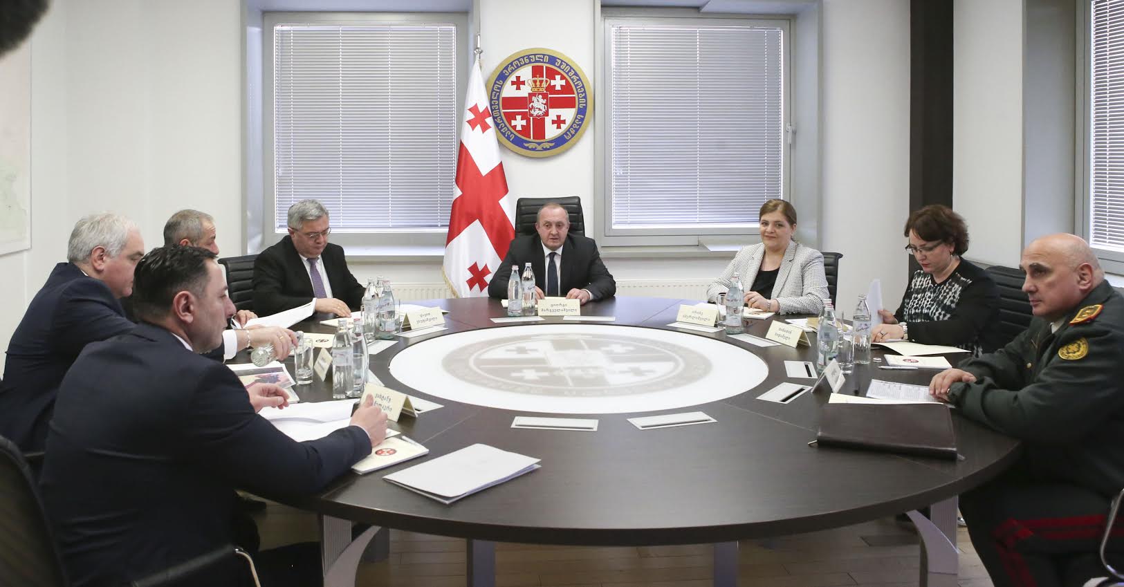 პრეზიდენტის ადმინისტრაციაში უშიშროების საბჭოს სხდომა მიმდინარეობს 