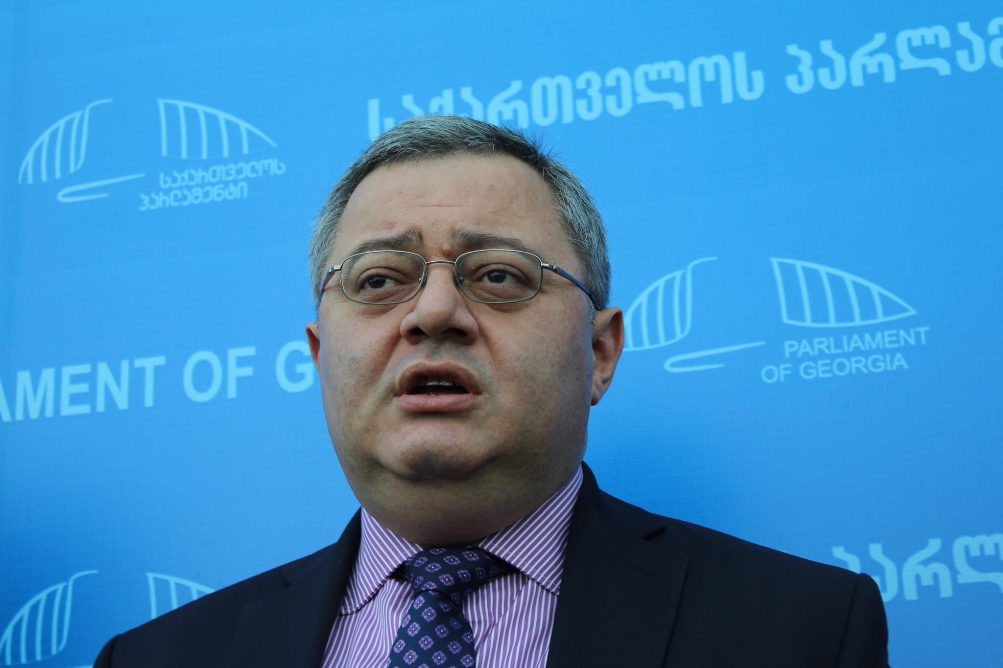 დავით უსუფაშვილი დეპუტატებს მოუწოდებს ჯაჭვლიანს მიბაძონ
