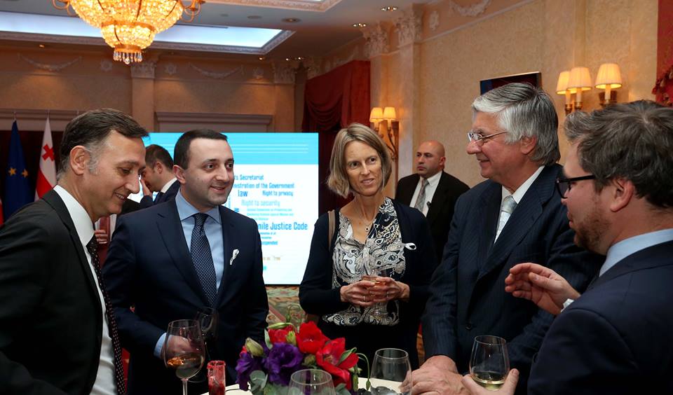 ღარიბაშვილმა ადამიანის უფლებათა დაცვის დღისადმი მიძღვნილი მიღება გამართა