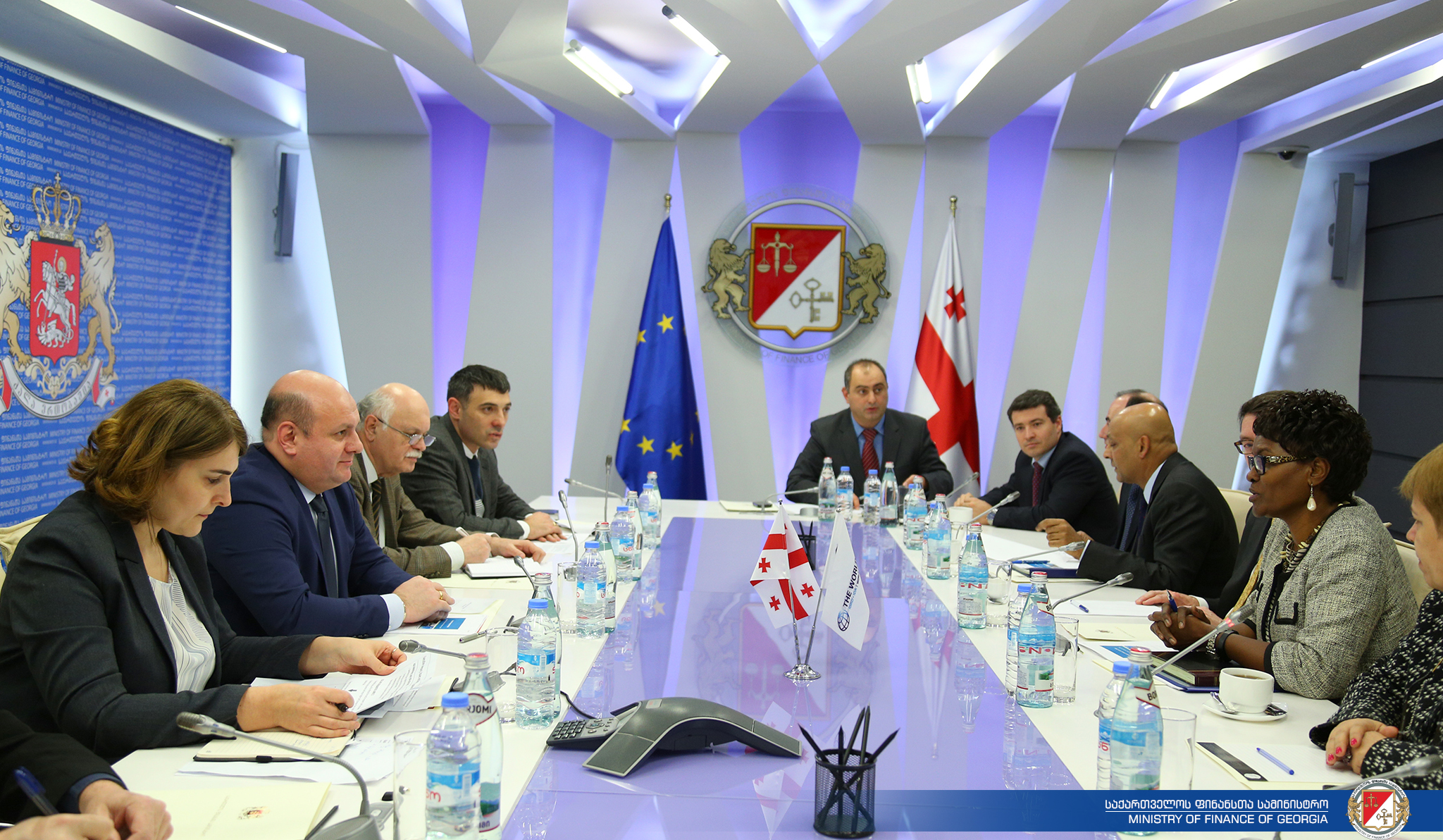 ფინანსთა მინისტრი ნოდარ ხადური მსოფლიო ბანკის მისიას შეხვდა