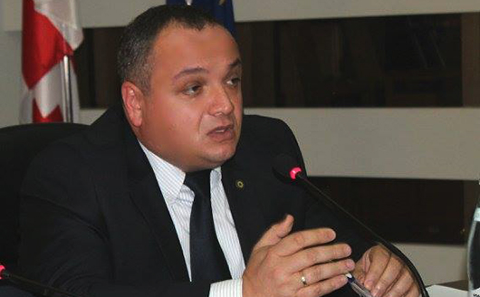ედიშერ თოლორაია: ოპოზიცია ვერ ეგუება უმცირესობაში ყოფნას