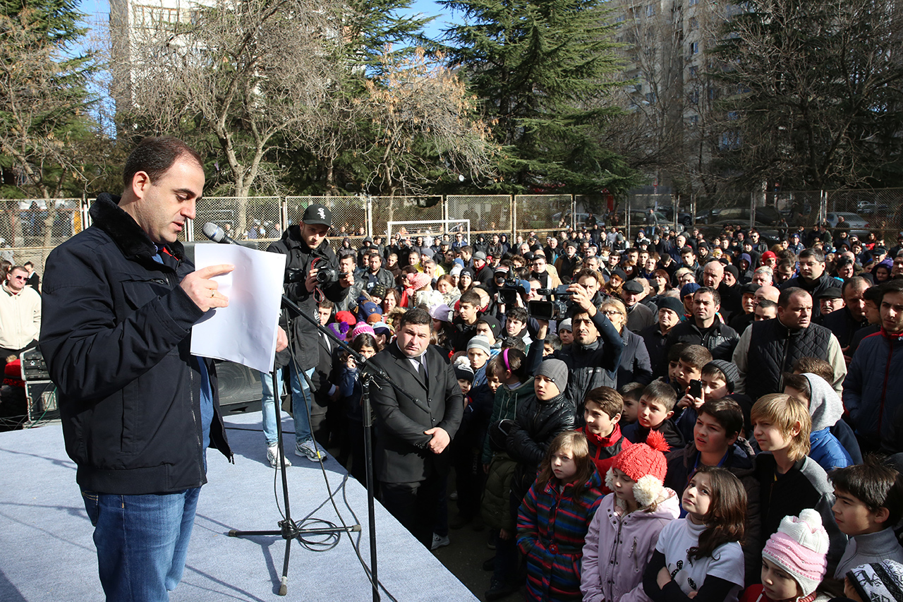 დავით ნარმანია გლდანში სარეკრეაციო-სპორტული სივრცის შენარჩუნებასთან დაკავშირებით, ადგილობრივ მოსახლეობას შეხვდა