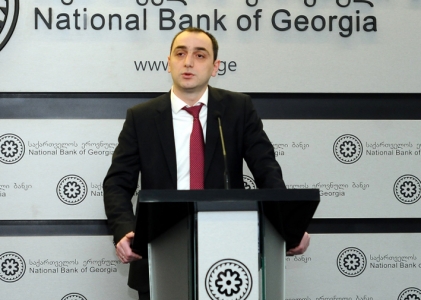 სებ-ის ხელმძღვანელი ლარის კურსთან დაკავშირებით, ბრიფინგს გამართავს