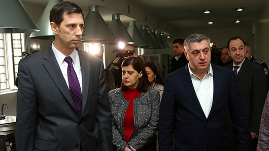 N16 დაბალი რისკის დაწესებულება აშშ-ს სახელმწიფო მდივნის თანაშემწის მოადგილემ დაათვალიერა