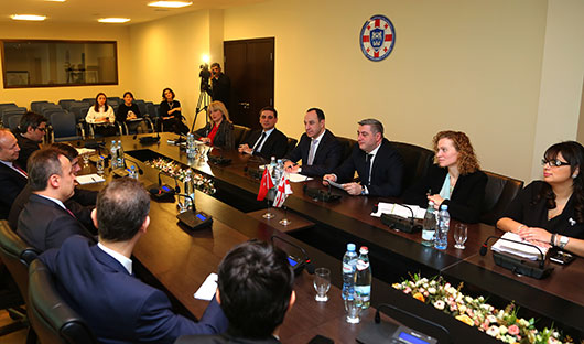 სასჯელაღსრულებისა და პრობაციის მინისტრი კახა კახიშვილი თურქეთის იუსტიციის სამინისტროს დელეგაციას შეხვდა